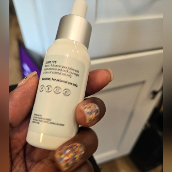 Kilo Hydrating Facial Product (bundles of 2 only) - Picture 5 of 8